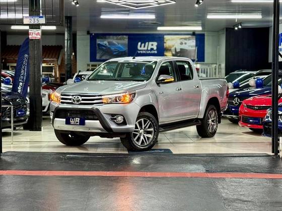 TOYOTA HILUX 2.8 SRX 4X4 CD 16V DIESEL 4P AUTOMÁTICO TOYOTA HILUX 2.8 SRX 4X4 CD 16V DIESEL 4P AUTOMÁTICO